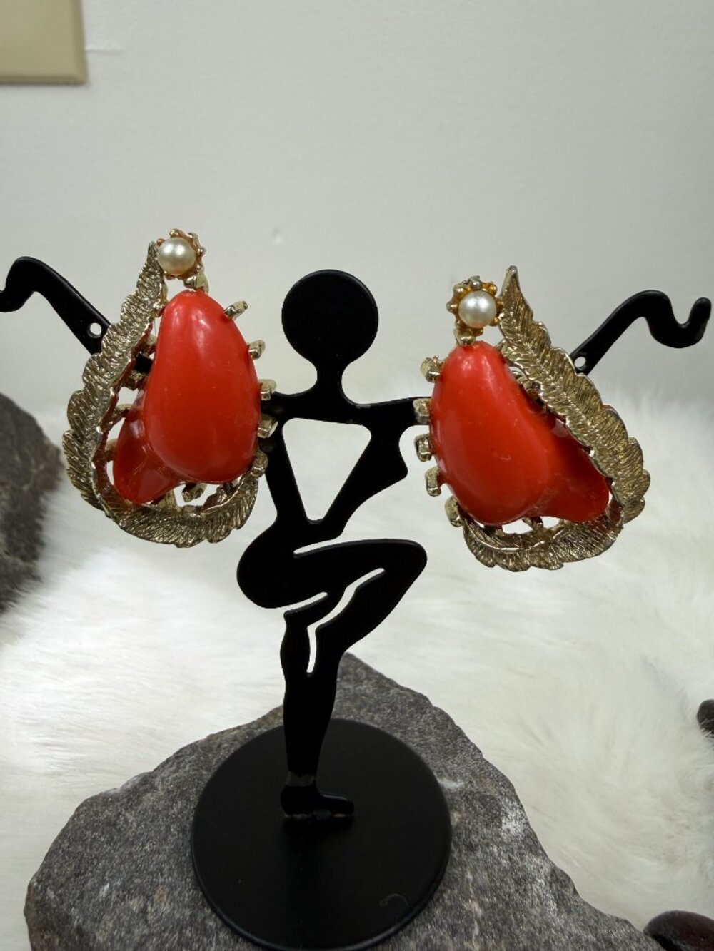 Vintage Coro Faux Coral w/ Faux Pearl Gold Tone Clip-on Earrings 1.5" X 1"